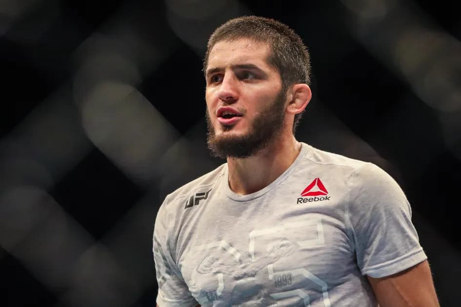 UFC 280: Charles Oliveira vs Islam Makhachev predictions four-fight parlay (+434 odds): The Lightweight title changes hands