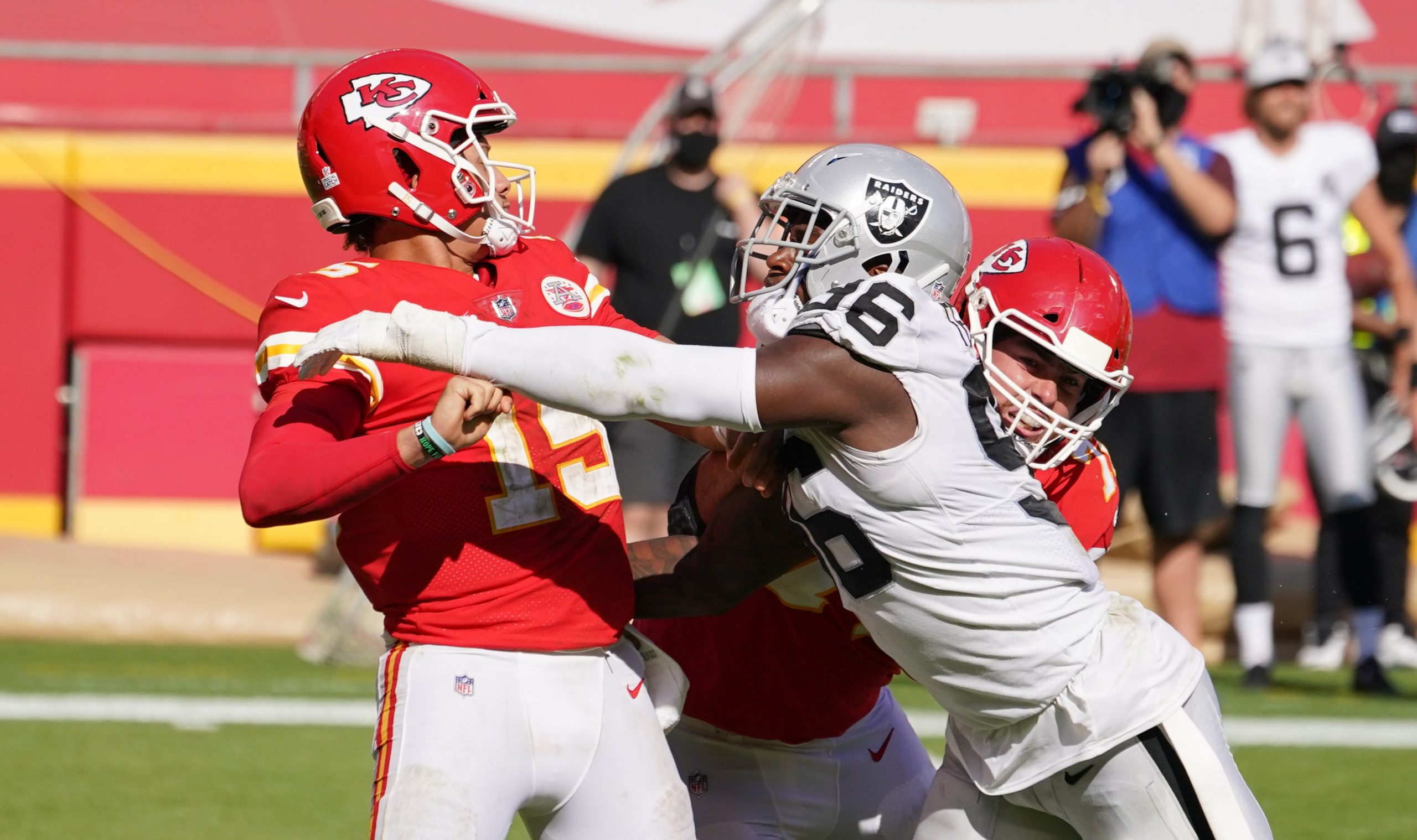 NFL DFS - Showdown MUST Plays - SUNDAY Night Football [DraftKings] Chiefs  vs Jets 