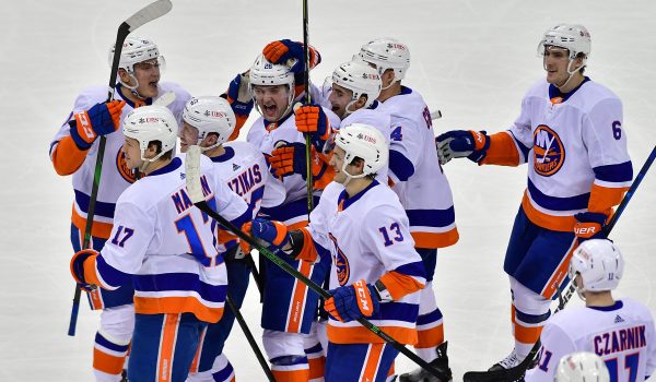 Tuesday NHL four-team mega parlay (+1581 odds): Islanders and Capitals Clash in Division Battle