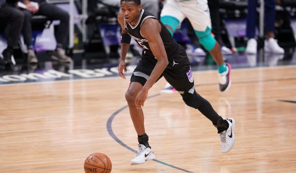 Best player props for Thursday's NBA slate: Fox looks to stay hot against the Warriors