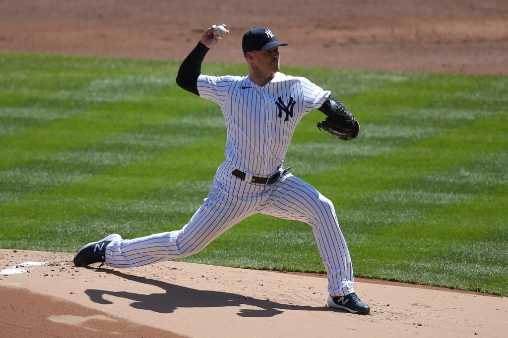 Corey Kluber pitching against the Braves