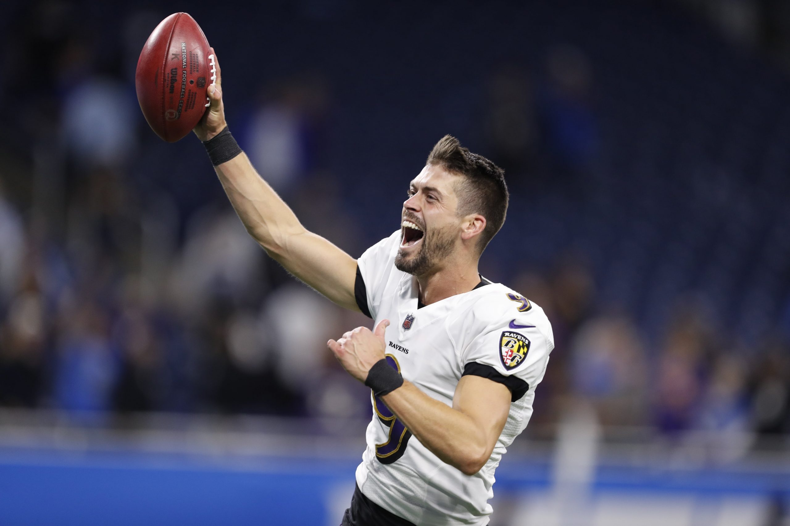 NFL Week 8 Parlay: Early Odds, Picks & Predictions (2022)