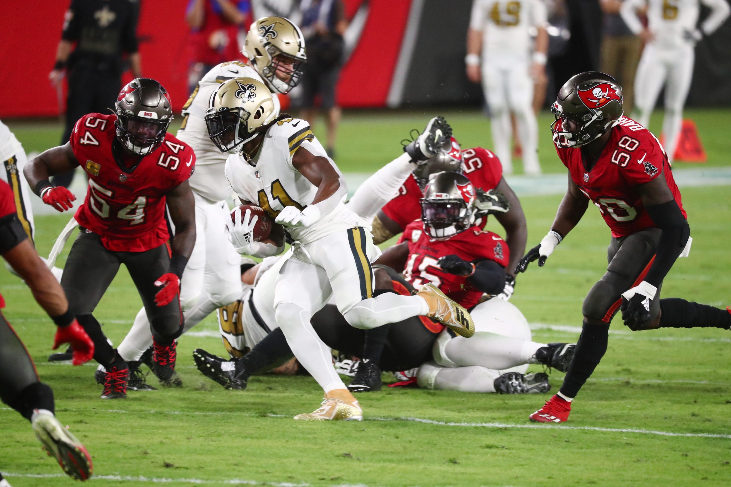 Saints vs. Buccaneers same-game parlay picks: Ride Tampa Bay in a  low-scoring matchup