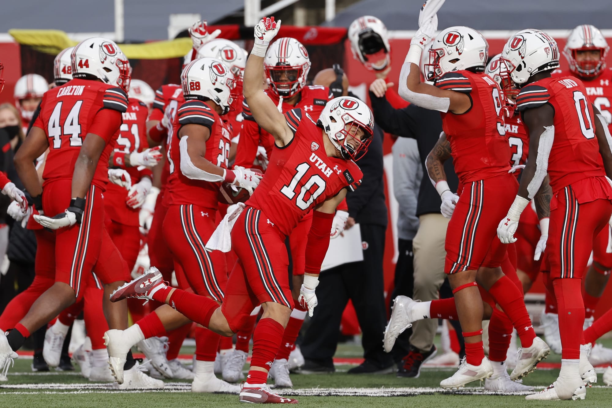 College Football Odds, Spreads, Lines, and Schedule for Week 1: Utah Still  Favored Over Florida in Marquee Thursday Matchup