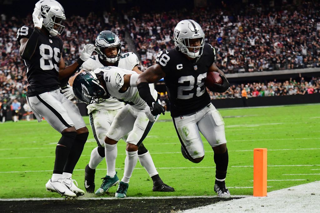 The Las Vegas Raiders vs. New York Giants Week 9 odds, opening betting  lines, point spreads - Silver And Black Pride