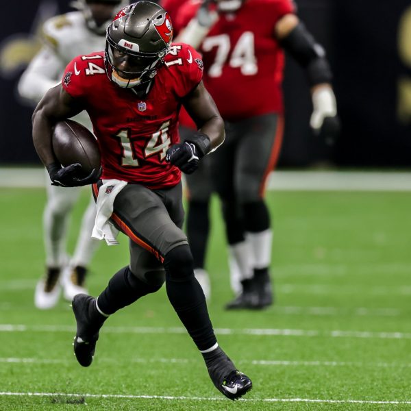 NFL Week 15 player props: Expect Godwin to stay hot against the Saints