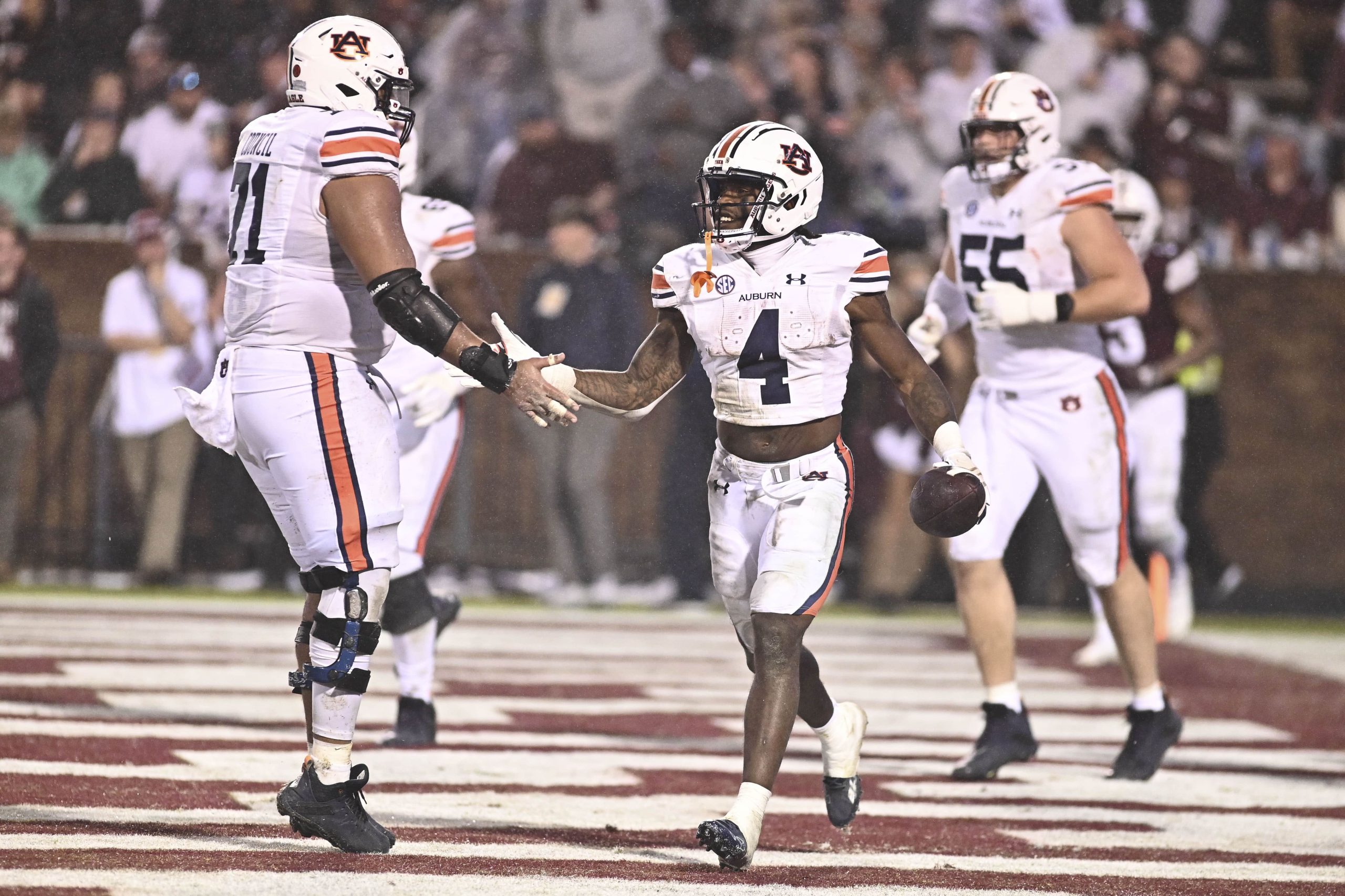 Auburn vs. Texas A&M Predictions, Picks & Odds Week 4: Will Run Defense Key  Big Aggies Victory?