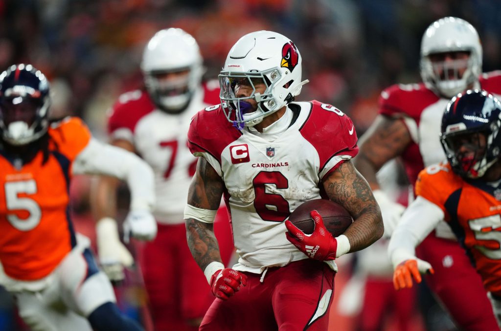 Cardinals' James Conner punches in team's first TD of season vs. Chiefs