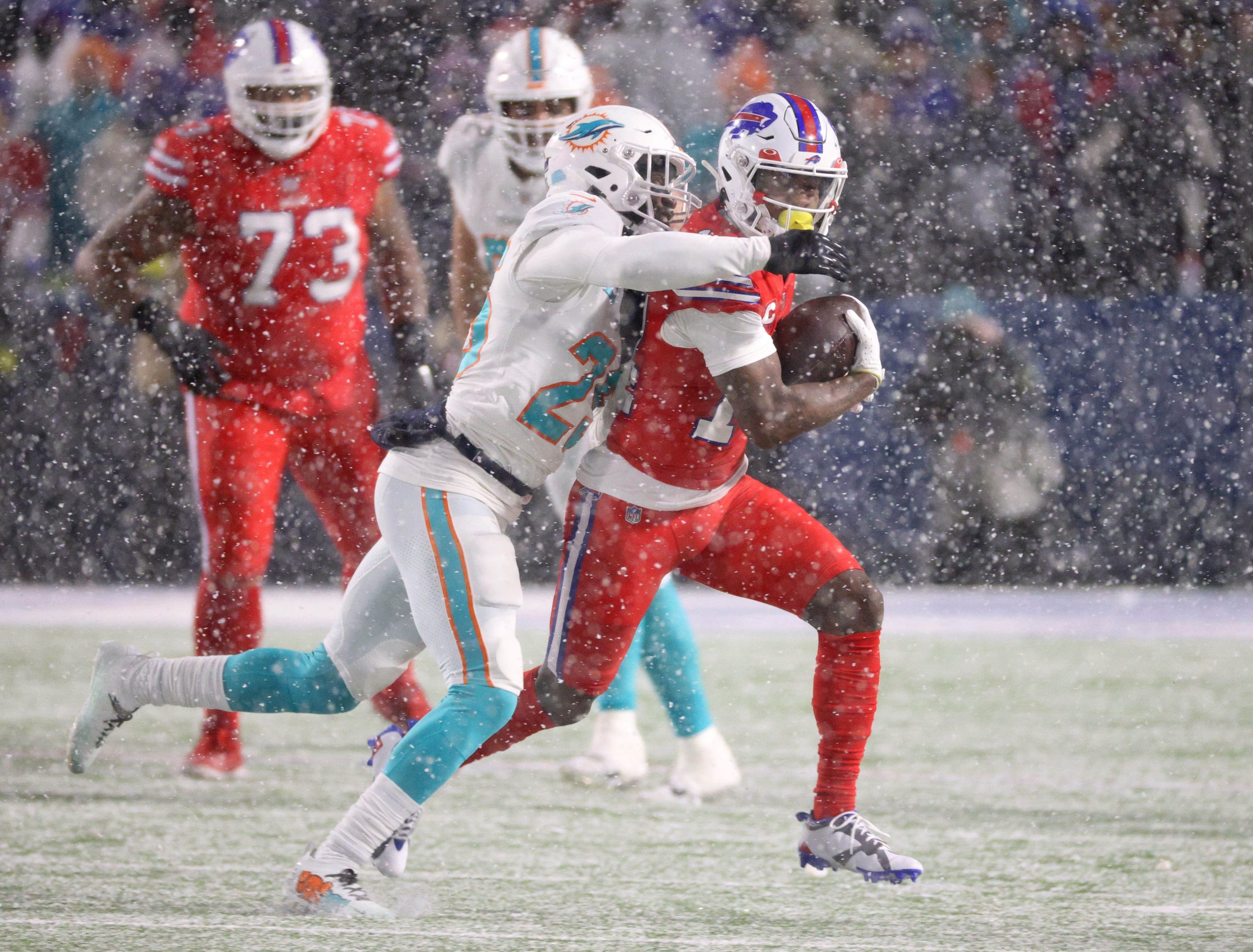 Packers vs. Dolphins NFL Sunday Week 16 Player Prop Bet Picks & Predictions  (Christmas Day)