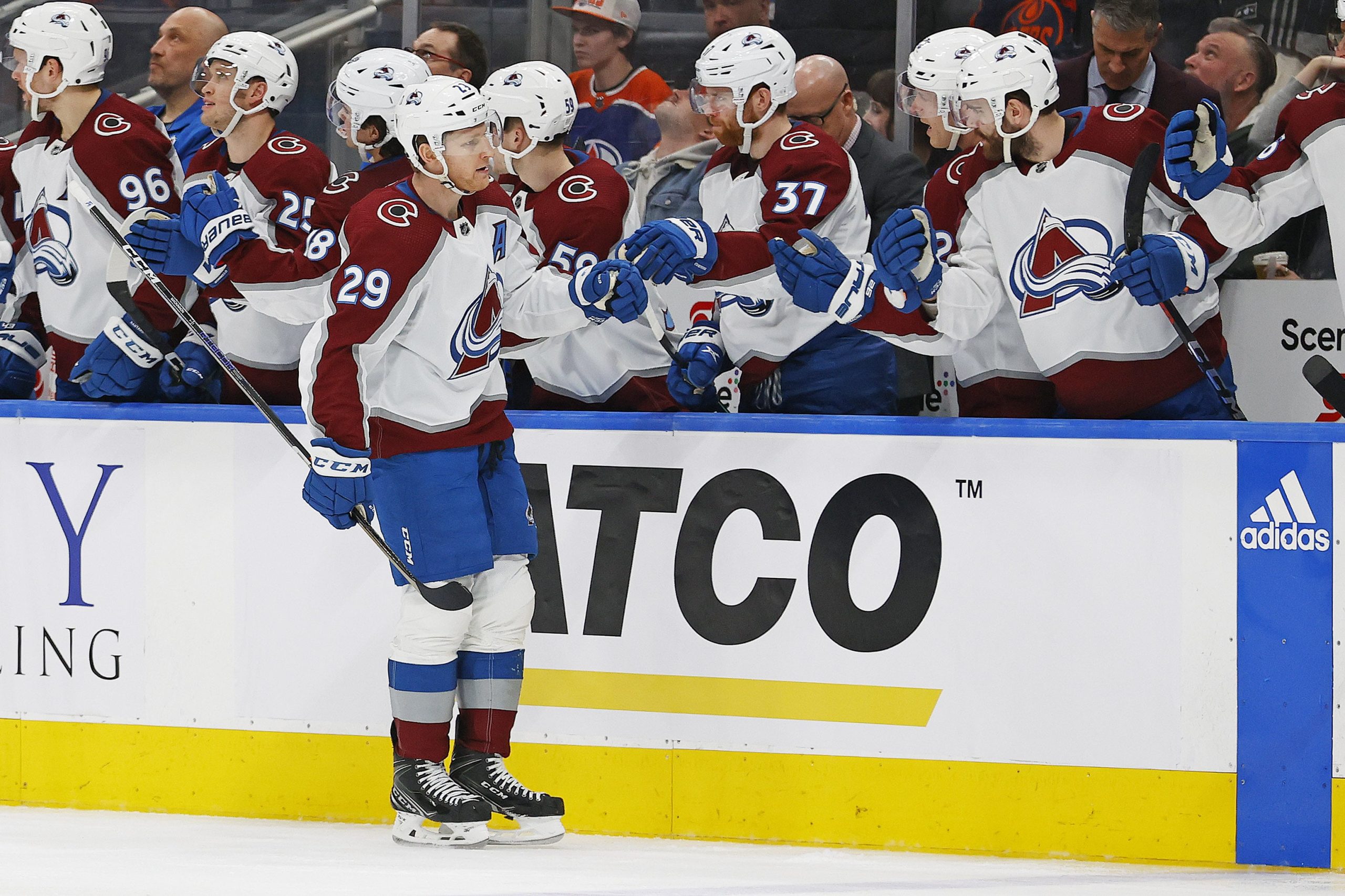 Best NHL player prop bets for today 1/14: MacKinnon leads way for the Avs