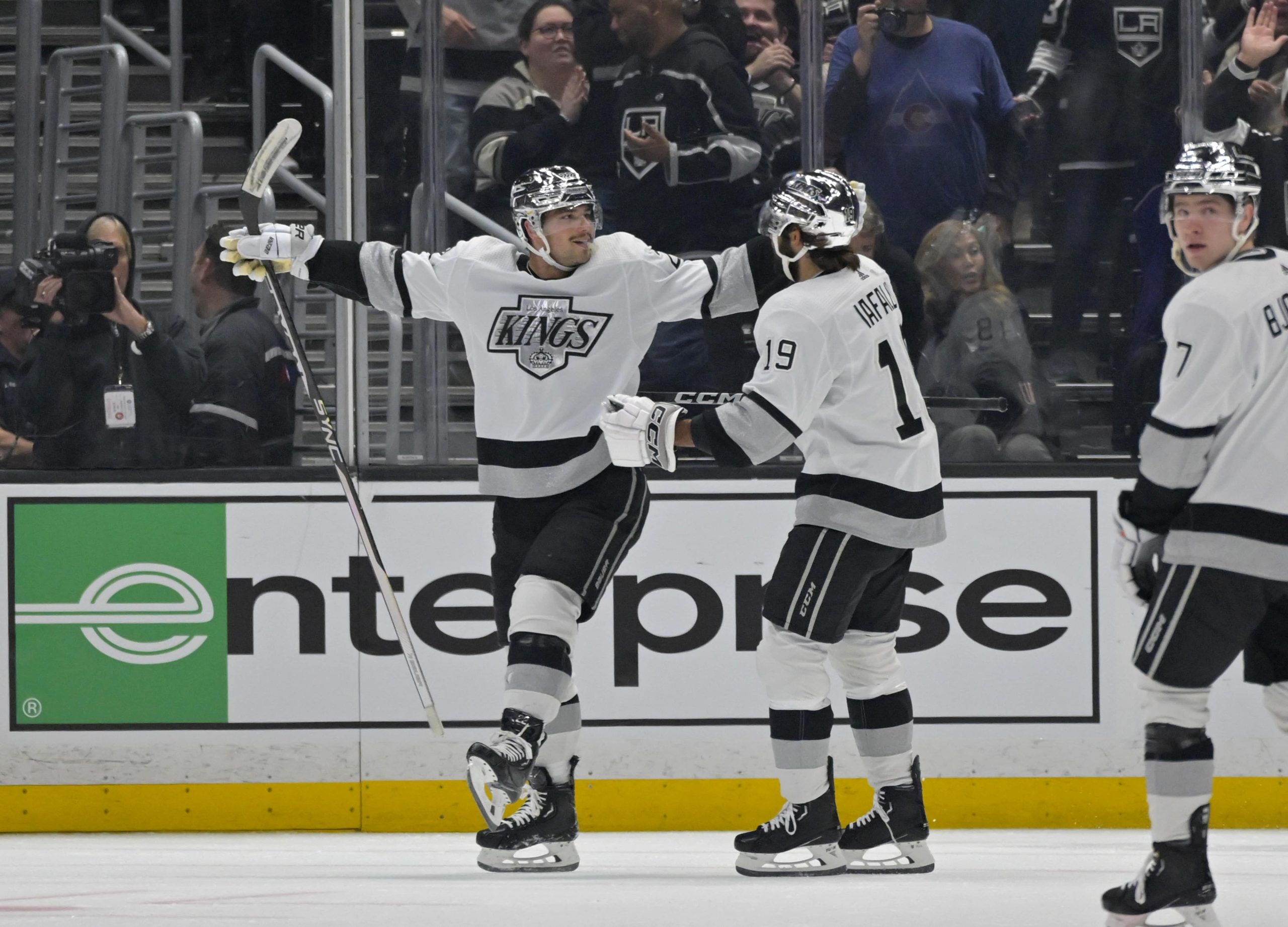 Buffalo Sabres at Los Angeles Kings odds, picks and predictions