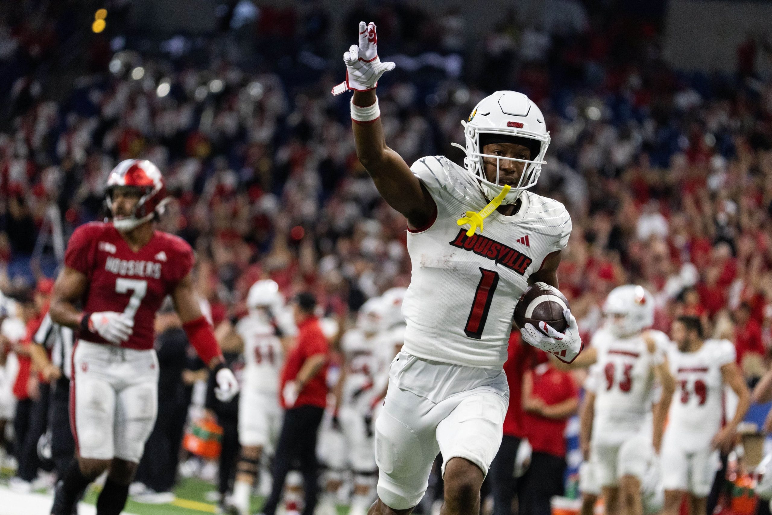 Anyone Can Play Football With These Tips  Louisville cardinals basketball,  Louisville cardinals, Louisville football